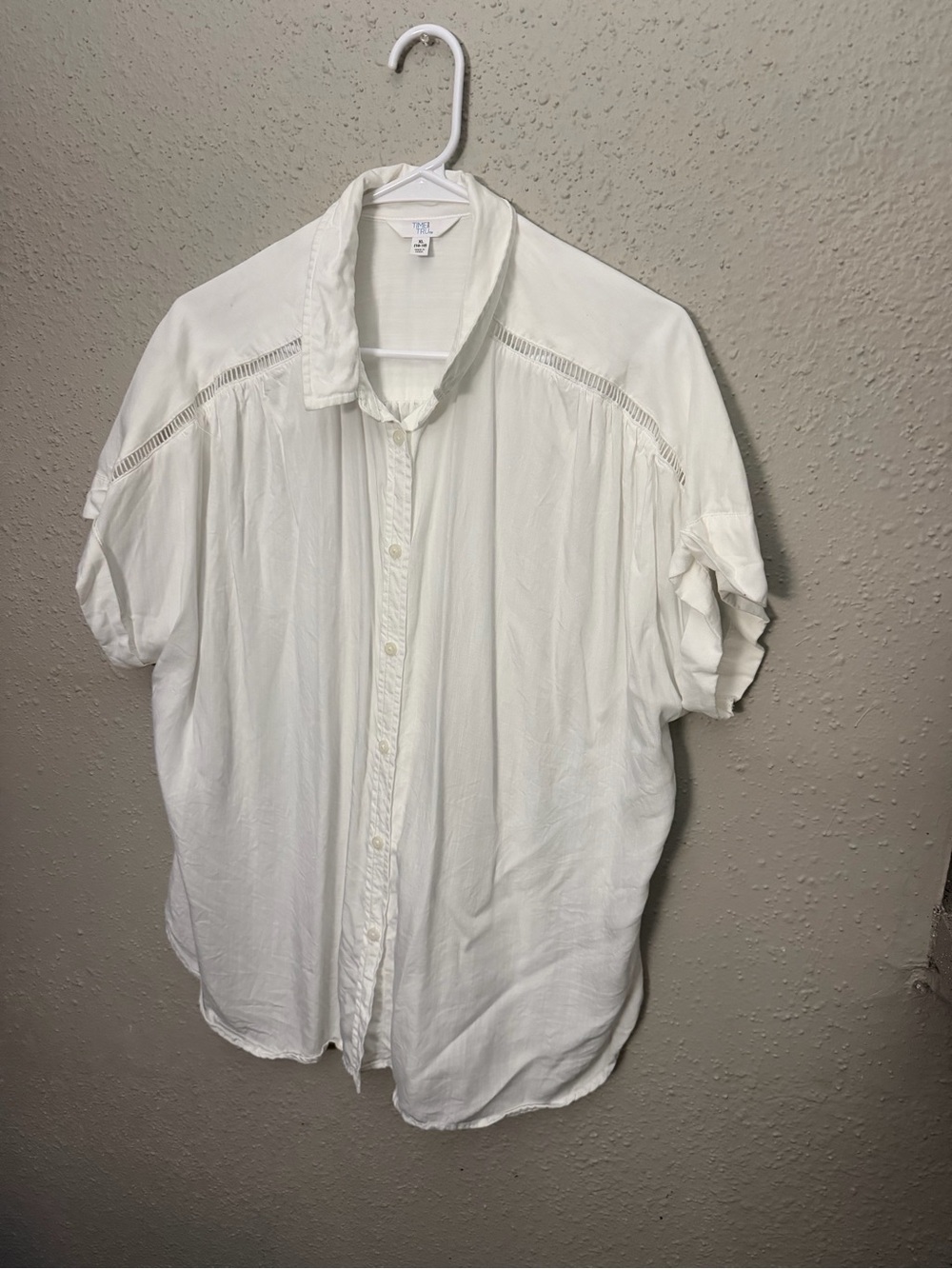 Time and Tru White Short-Sleeve Button-Down Shirt